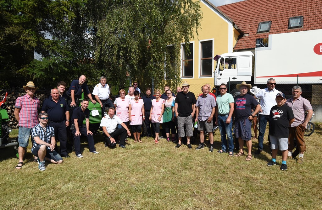 ffw 160807 FF Fest Helfer 02