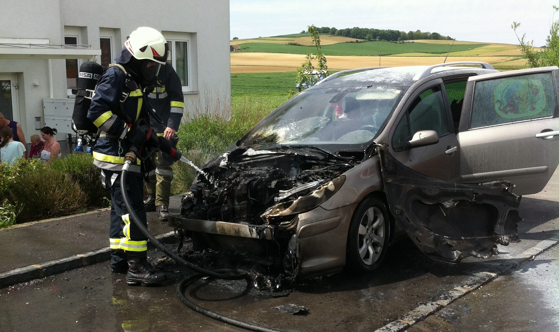 ffw 160523 Fahrzeugbrand 07